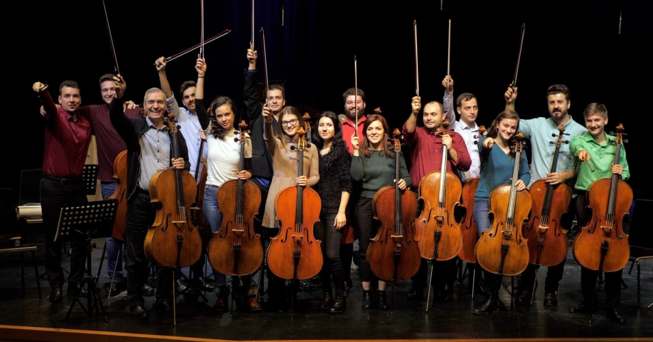 ММД Джуниър - From Baroque…to Rock